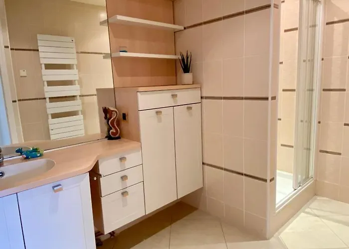 Maison Grand Confort à 100 M De La *